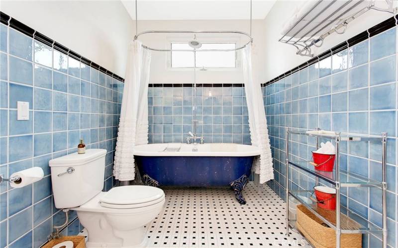 Claw foot soaking tub in the Jack and Jill bathroom