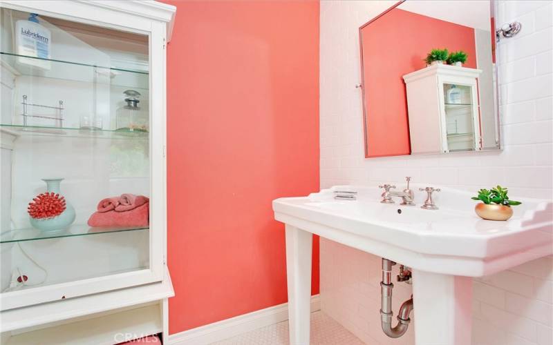 Downstairs bathroom with shower and tub