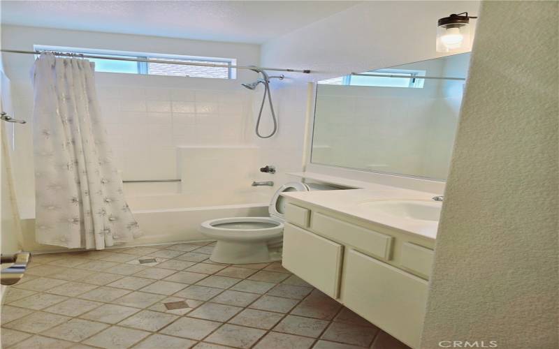 2ND BATHROOM