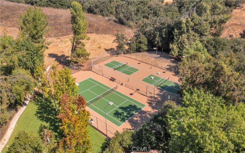 HOA Tennis/Pickle Ball Courts