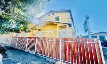 9309 Avalon Boulevard, Los Angeles, California 90003, 6 Bedrooms Bedrooms, ,3 BathroomsBathrooms,Residential Income,Buy,9309 Avalon Boulevard,MB24218514