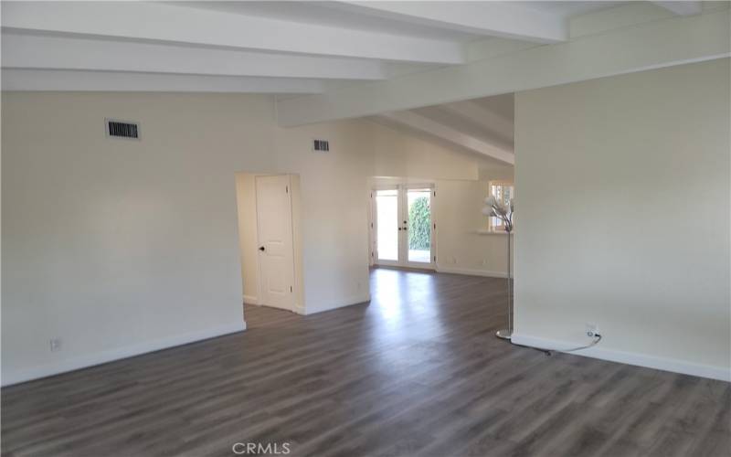 living room looking to the dinning area