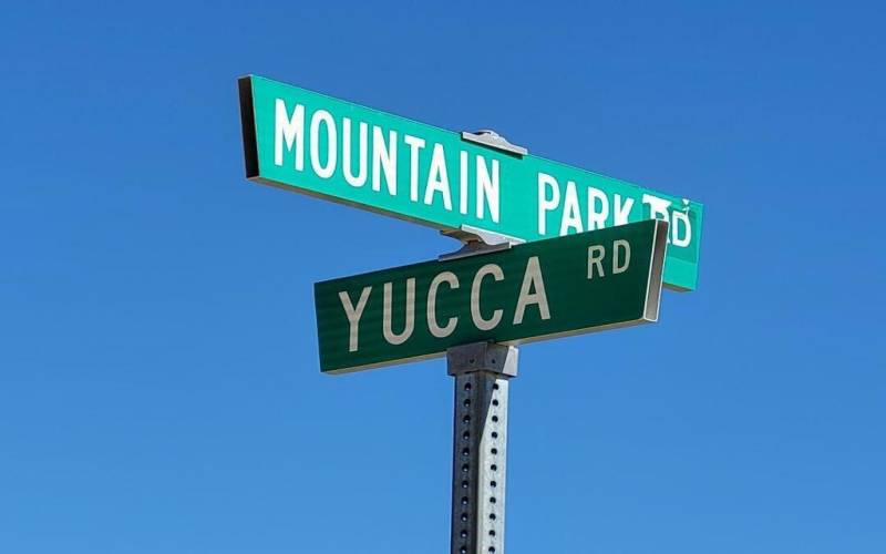 Mountain Park-Yucca Sign