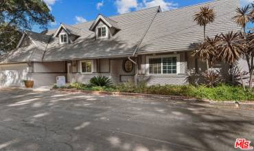 4025 Sunswept Drive, Studio City, California 91604, 5 Bedrooms Bedrooms, ,3 BathroomsBathrooms,Residential Lease,Rent,4025 Sunswept Drive,24455783