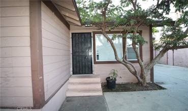 7024 Middleton Street C, Huntington Park, California 90255, 2 Bedrooms Bedrooms, ,1 BathroomBathrooms,Residential Lease,Rent,7024 Middleton Street C,OC24220375