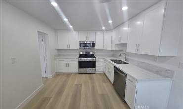 220 12th Street 17, Huntington Beach, California 92648, 2 Bedrooms Bedrooms, ,1 BathroomBathrooms,Residential Lease,Rent,220 12th Street 17,OC24220394