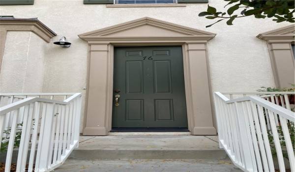 Front of townhome facing Victoria lane