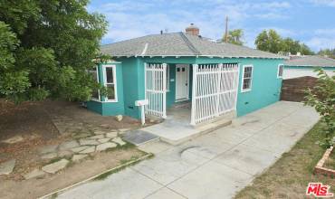 1726 N Clybourn Avenue, Burbank, California 91505, 2 Bedrooms Bedrooms, ,1 BathroomBathrooms,Residential,Buy,1726 N Clybourn Avenue,24455461