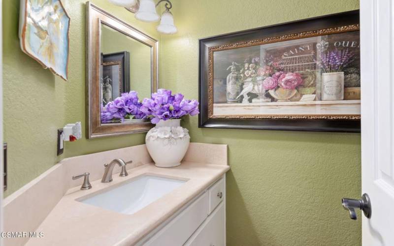 21-web-or-mls-21 - Powder Room