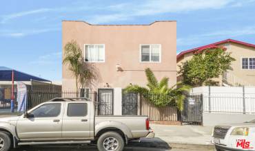 11813 S Main Street, Los Angeles, California 90061, 5 Bedrooms Bedrooms, ,Residential Income,Buy,11813 S Main Street,24456655