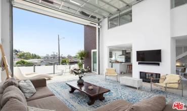 741 Mildred Avenue 8, Venice, California 90291, 2 Bedrooms Bedrooms, ,2 BathroomsBathrooms,Residential Lease,Rent,741 Mildred Avenue 8,24456673