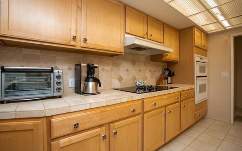 Handsome Counters & Cabinets