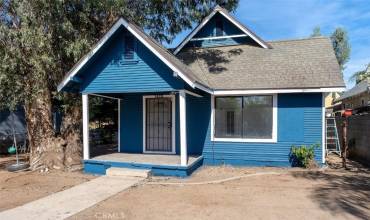 1420 Palm Drive, Bakersfield, California 93305, 2 Bedrooms Bedrooms, ,1 BathroomBathrooms,Residential,Buy,1420 Palm Drive,SR24220815