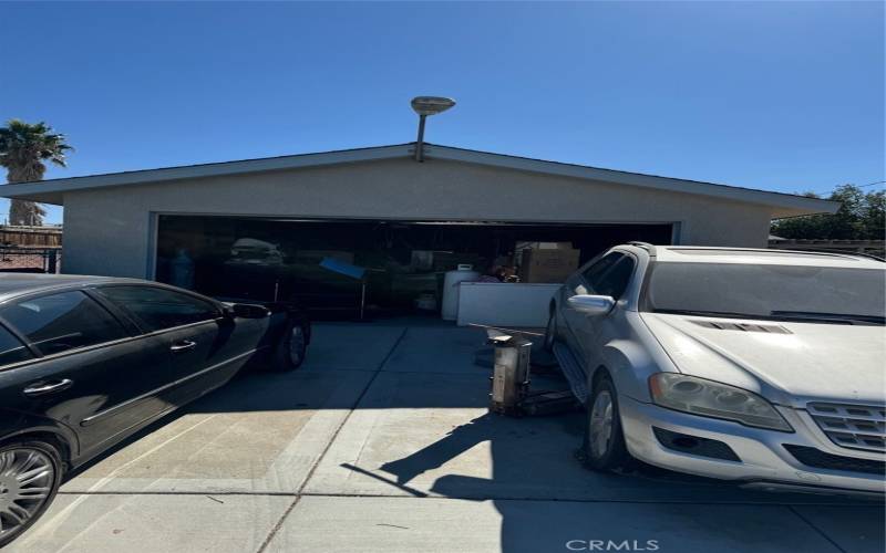 Detached garage