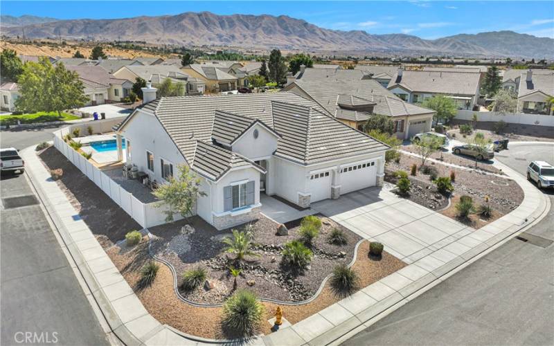 Stunning Pool Home- The Estates