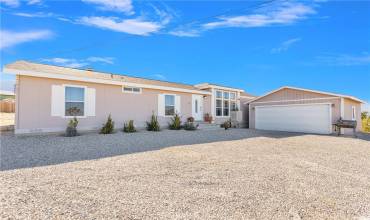 32253 Carnelian Road, Lucerne Valley, California 92356, 4 Bedrooms Bedrooms, ,2 BathroomsBathrooms,Residential,Buy,32253 Carnelian Road,HD24220380