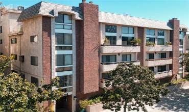 1854 S Beverly Glen Boulevard 204, Westwood - Century City, California 90025, 2 Bedrooms Bedrooms, ,2 BathroomsBathrooms,Residential,Buy,1854 S Beverly Glen Boulevard 204,GD24219769