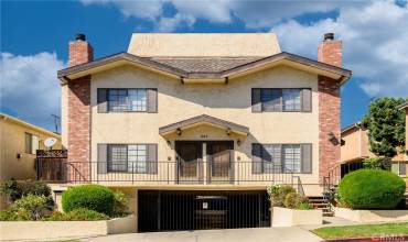 545 E Cypress Avenue E, Burbank, California 91501, 2 Bedrooms Bedrooms, ,2 BathroomsBathrooms,Residential,Buy,545 E Cypress Avenue E,BB24220162