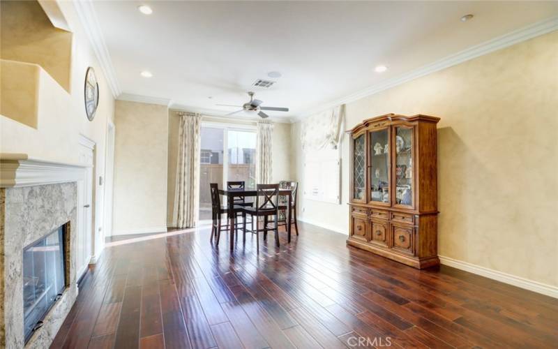 Entryway room, dining table.