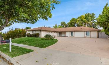 1517 Uppingham Drive, Thousand Oaks, California 91360, 4 Bedrooms Bedrooms, ,2 BathroomsBathrooms,Residential Lease,Rent,1517 Uppingham Drive,SR24204184