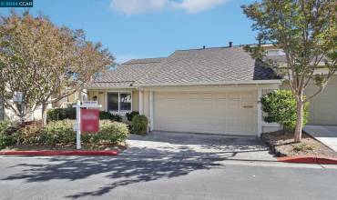 308 Kinross Dr, Walnut Creek, California 94598, 3 Bedrooms Bedrooms, ,3 BathroomsBathrooms,Residential,Buy,308 Kinross Dr,41077482