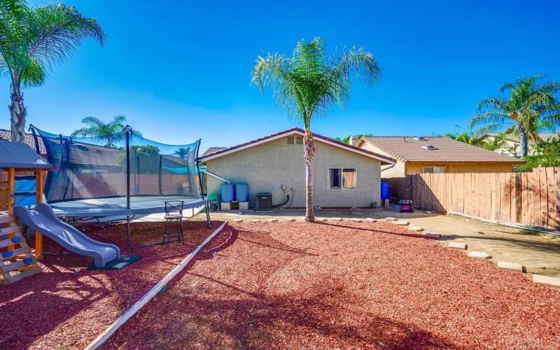 Love this shot showing off the size of the backyard