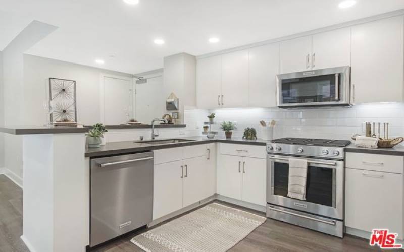 Kitchen w/ SS Appliances