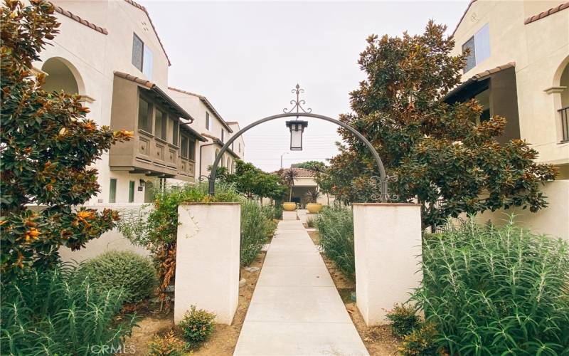 Courtyard entrance to 2623 Glamis Ct.