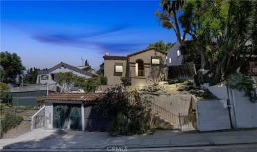 919 Dexter Street, Los Angeles, California 90042, 3 Bedrooms Bedrooms, ,2 BathroomsBathrooms,Residential,Buy,919 Dexter Street,PF24183922