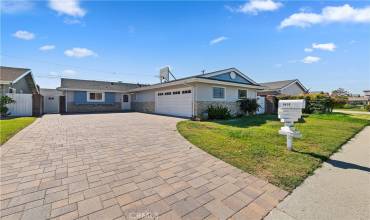 6618 Dillman Street, Lakewood, California 90713, 3 Bedrooms Bedrooms, ,2 BathroomsBathrooms,Residential,Buy,6618 Dillman Street,CV24221316