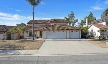 1417 El Cielo Ln, Escondido, California 92026, 4 Bedrooms Bedrooms, ,3 BathroomsBathrooms,Residential,Buy,1417 El Cielo Ln,240025203SD