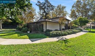 5453 Roundtree Pl D, Concord, California 94521, 2 Bedrooms Bedrooms, ,1 BathroomBathrooms,Residential,Buy,5453 Roundtree Pl D,41077407