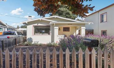 22182 Montgomery St, Hayward, California 94541, 2 Bedrooms Bedrooms, ,1 BathroomBathrooms,Residential,Buy,22182 Montgomery St,41076346