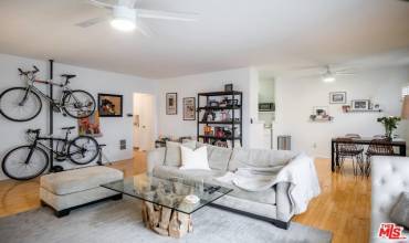 1318 BERKELEY Street 6, Santa Monica, California 90404, 2 Bedrooms Bedrooms, ,1 BathroomBathrooms,Residential Lease,Rent,1318 BERKELEY Street 6,24457303