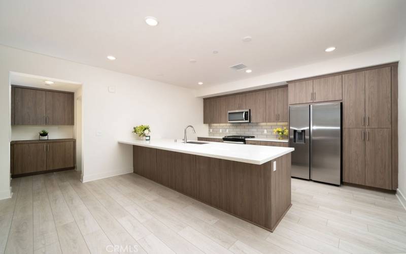 Contemporary & premium kitchen