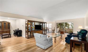 380 S Euclid Avenue 207, Pasadena, California 91101, 2 Bedrooms Bedrooms, ,2 BathroomsBathrooms,Residential,Buy,380 S Euclid Avenue 207,AR24216201