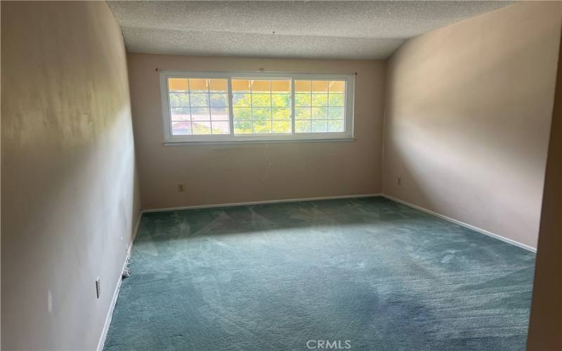 Second upstairs bedroom