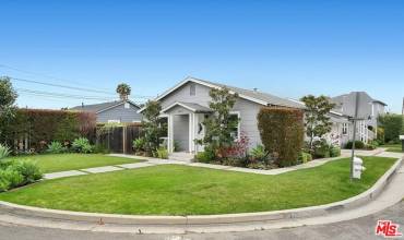 1947 Fullerton Avenue Front, Costa Mesa, California 92627, 2 Bedrooms Bedrooms, ,1 BathroomBathrooms,Residential Lease,Rent,1947 Fullerton Avenue Front,24457213