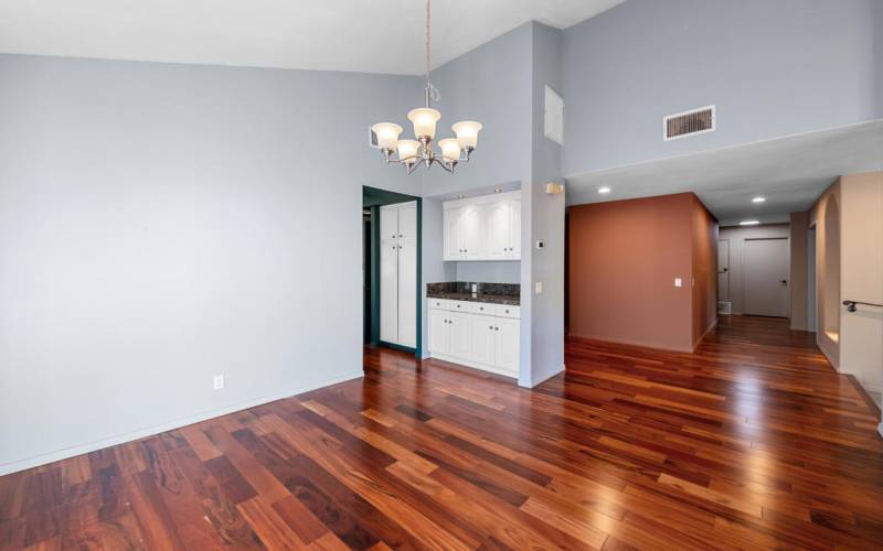 Dining Room W/Wet Bar