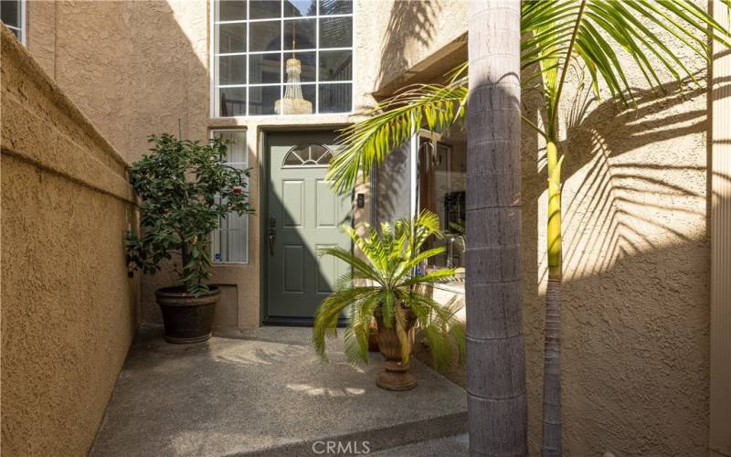 Quaint front courtyard