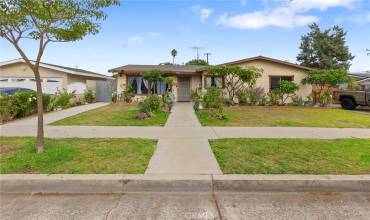 880 S Walnut Street, La Habra, California 90631, 3 Bedrooms Bedrooms, ,2 BathroomsBathrooms,Residential,Buy,880 S Walnut Street,OC24213360