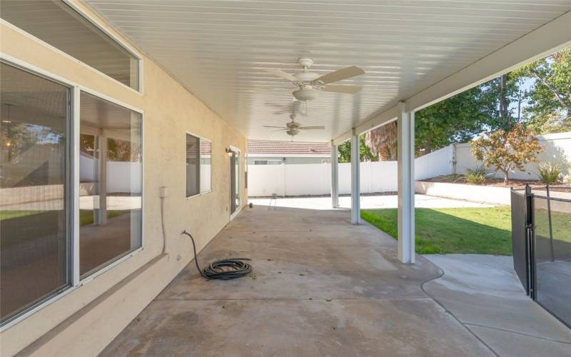 Huge Patio w Ceiling Fans