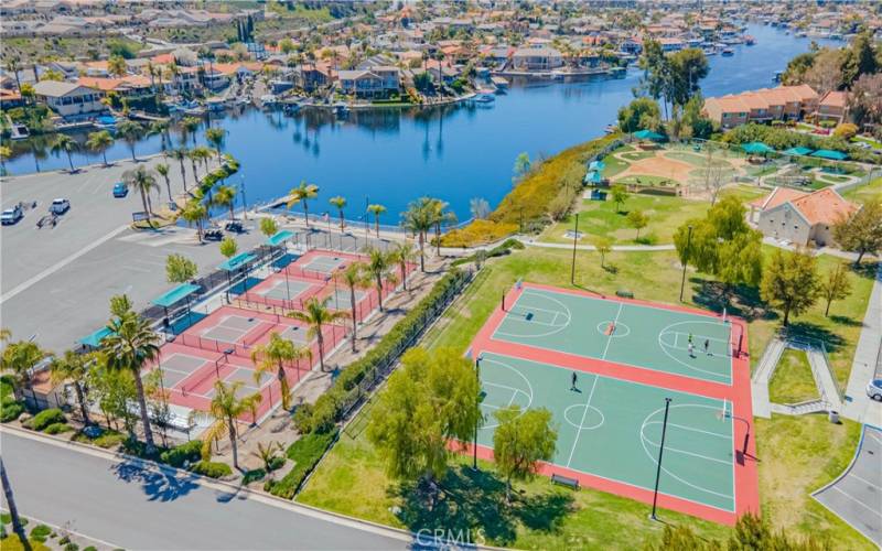 Basketball & Pickleball Courts