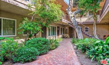 1722 Brockton Avenue 11, Los Angeles, California 90025, 1 Bedroom Bedrooms, ,1 BathroomBathrooms,Residential,Buy,1722 Brockton Avenue 11,24456867