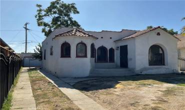 716 W 105th Street, Los Angeles, California 90044, 3 Bedrooms Bedrooms, ,1 BathroomBathrooms,Residential,Buy,716 W 105th Street,DW24222032