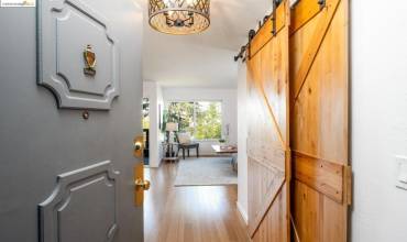 233 Orange Street 306, Oakland, California 94610, 2 Bedrooms Bedrooms, ,1 BathroomBathrooms,Residential,Buy,233 Orange Street 306,41077433