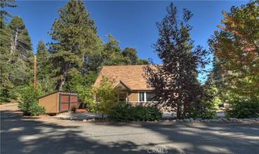 863 Oak Road, Lake Arrowhead, California 92386, 3 Bedrooms Bedrooms, ,2 BathroomsBathrooms,Residential,Buy,863 Oak Road,RW24221749