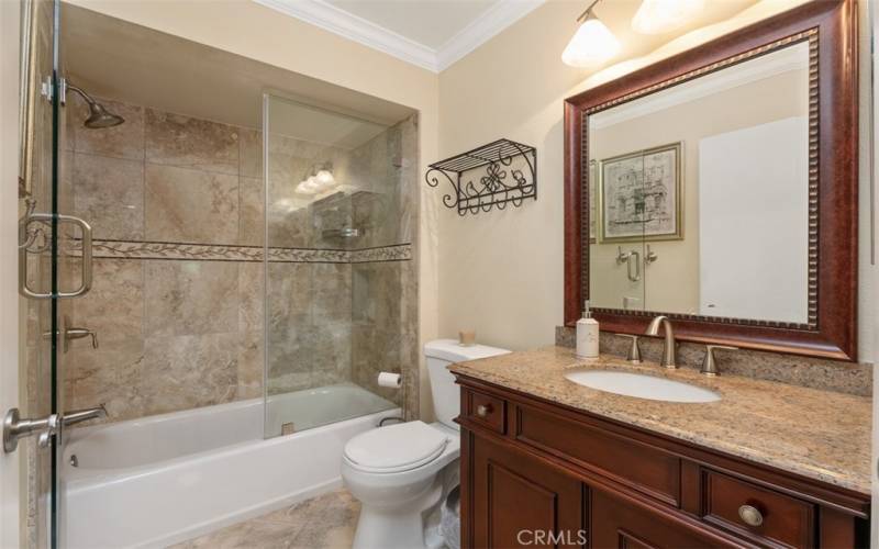 Guest Bathroom with Tub