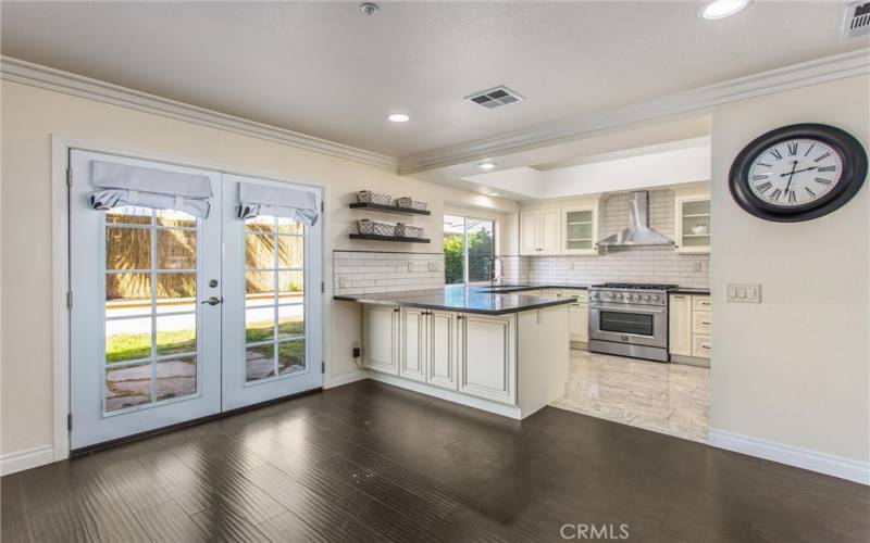 Breakfast bar and kitchen