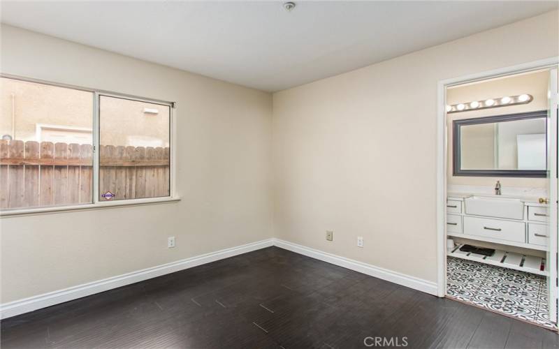 Downstairs suite w/ full bath